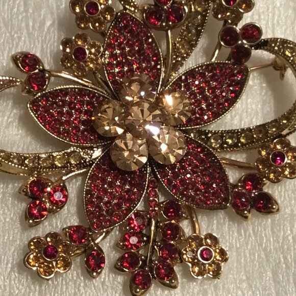 Vintage, large & very lovely Avon 35 years 2006 brooch - Picture 2 of 5